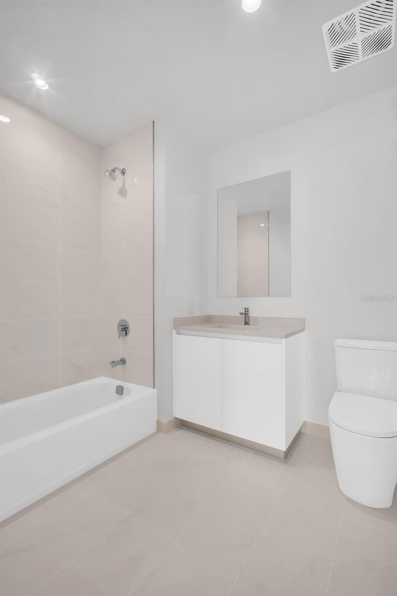 400 CENTRAL AVE #2205