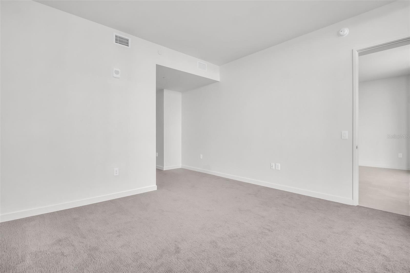 400 CENTRAL AVE #2205