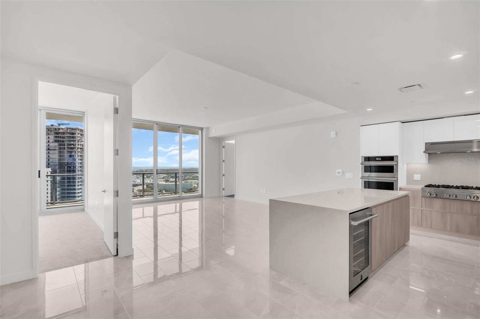 400 CENTRAL AVE #2205
