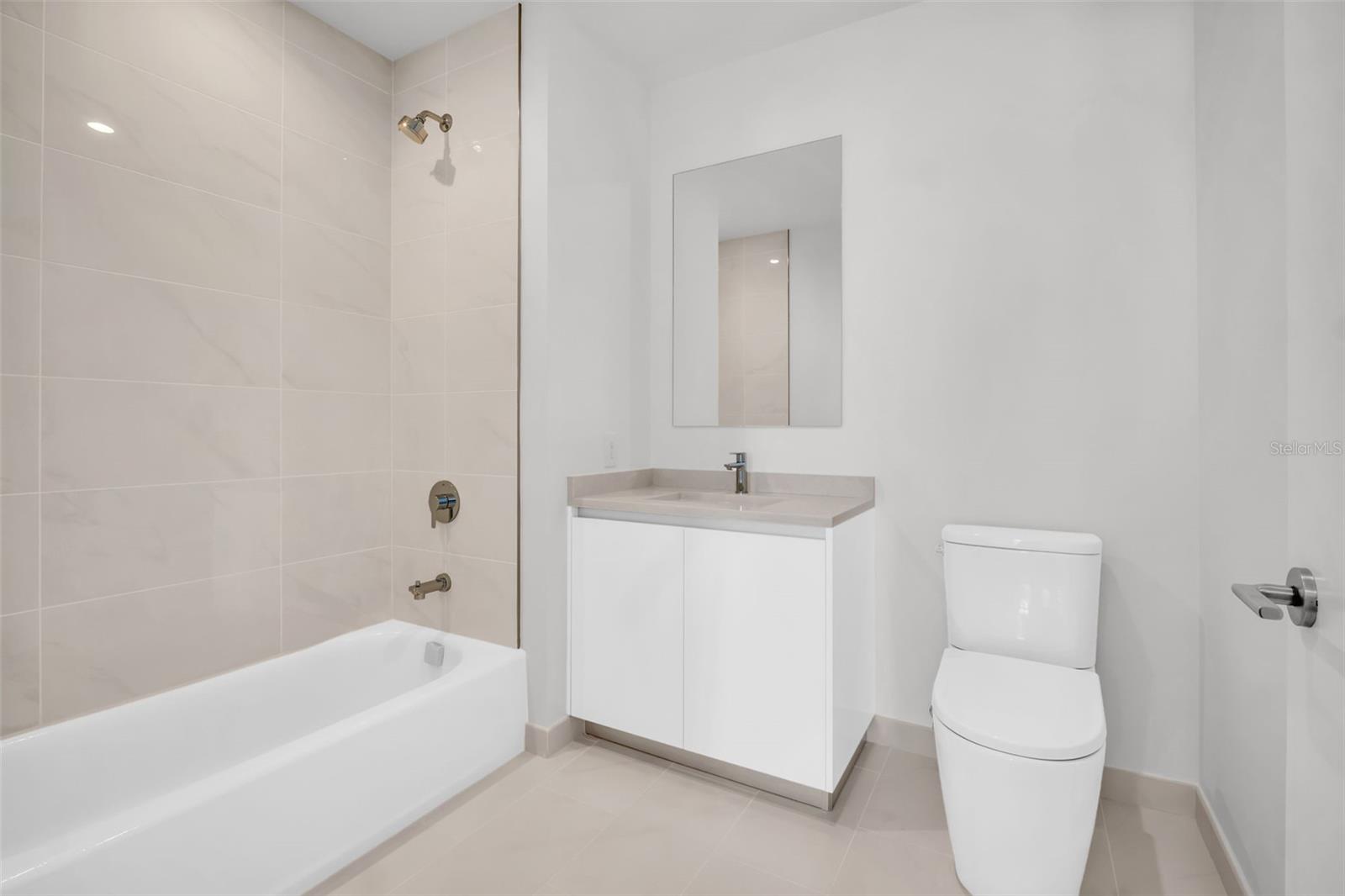 400 CENTRAL AVE #2205