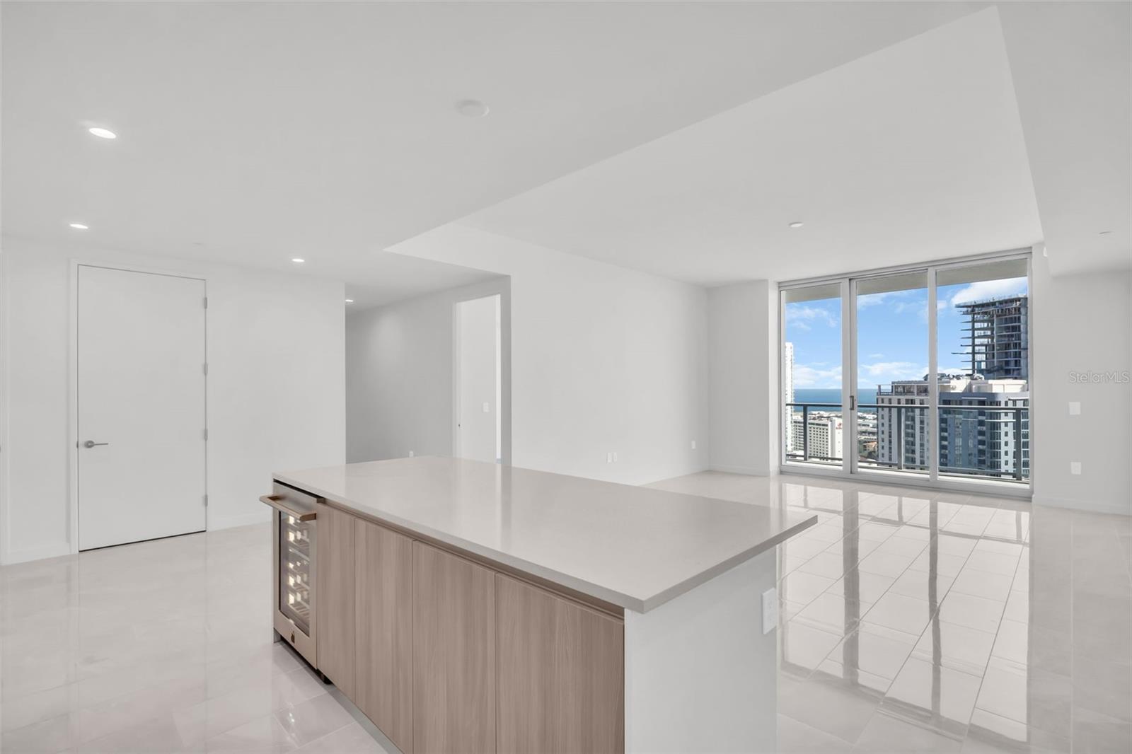 400 CENTRAL AVE #2205