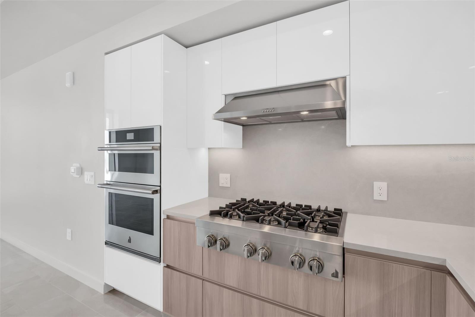 400 CENTRAL AVE #2205