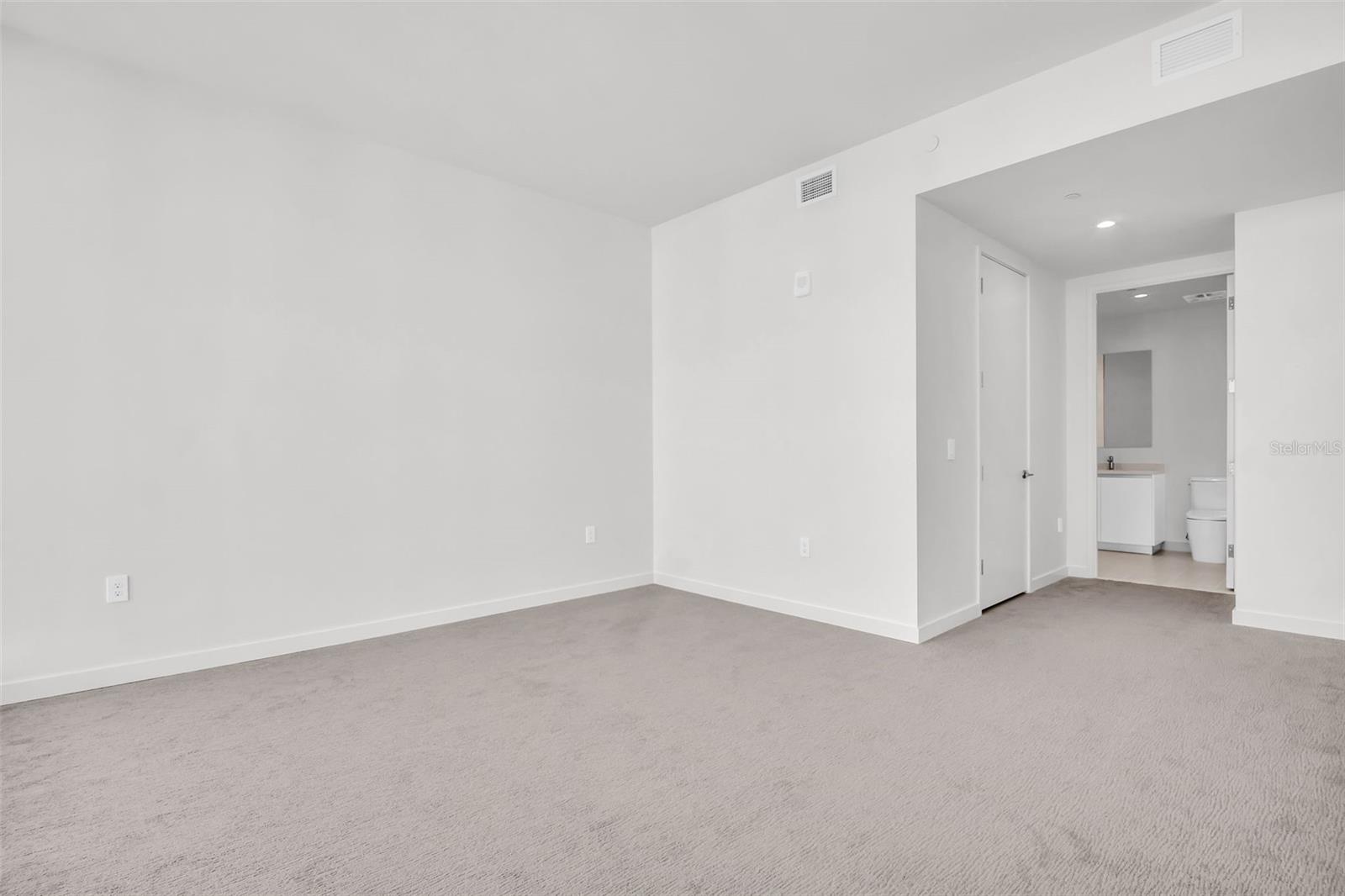 400 CENTRAL AVE #2205
