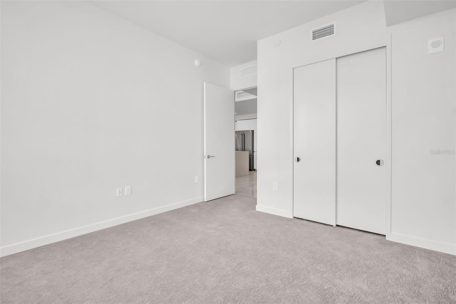 400 CENTRAL AVE #2205