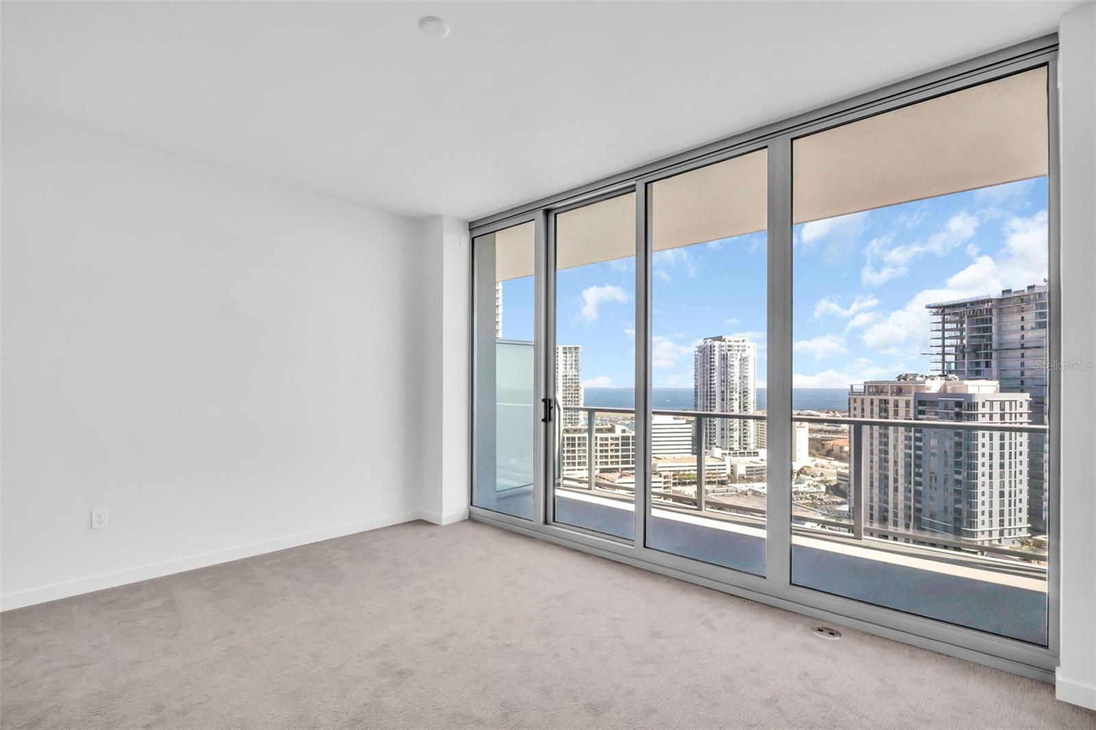 400 CENTRAL AVE #2205