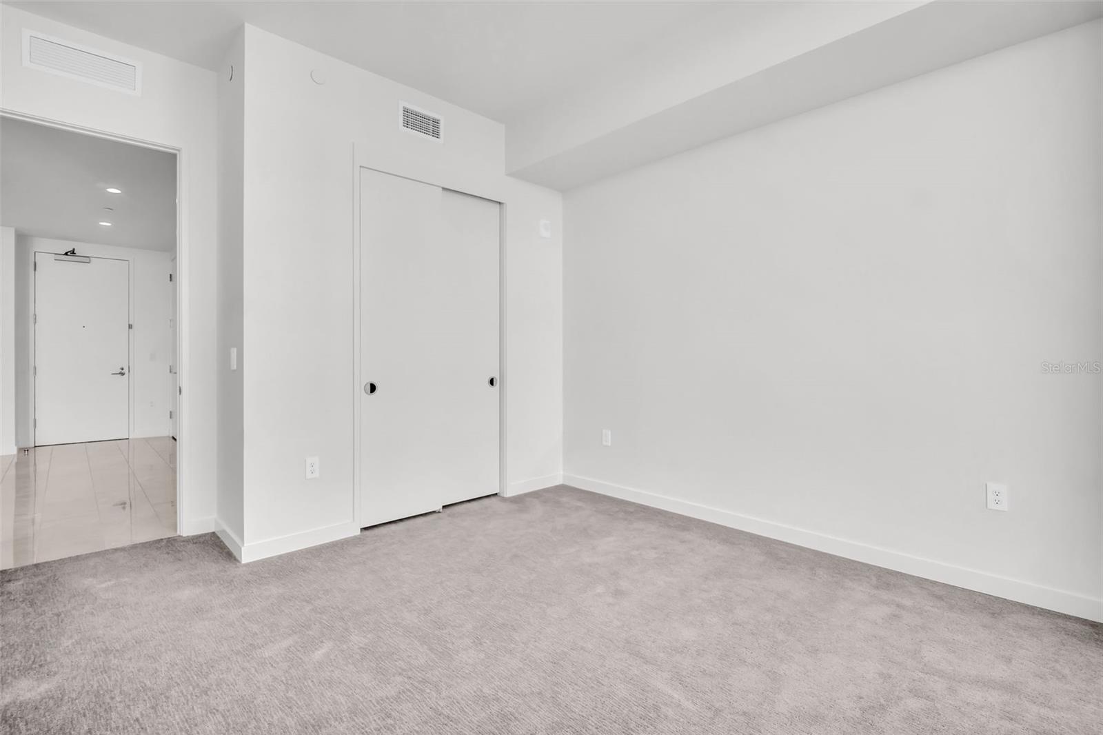 400 CENTRAL AVE #2205