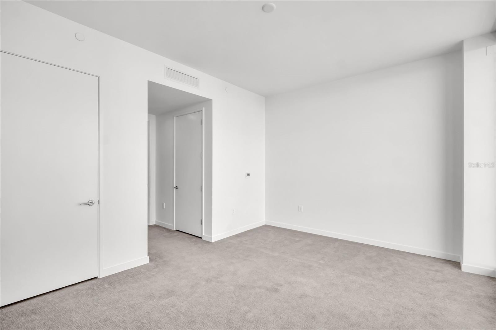 400 CENTRAL AVE #2205