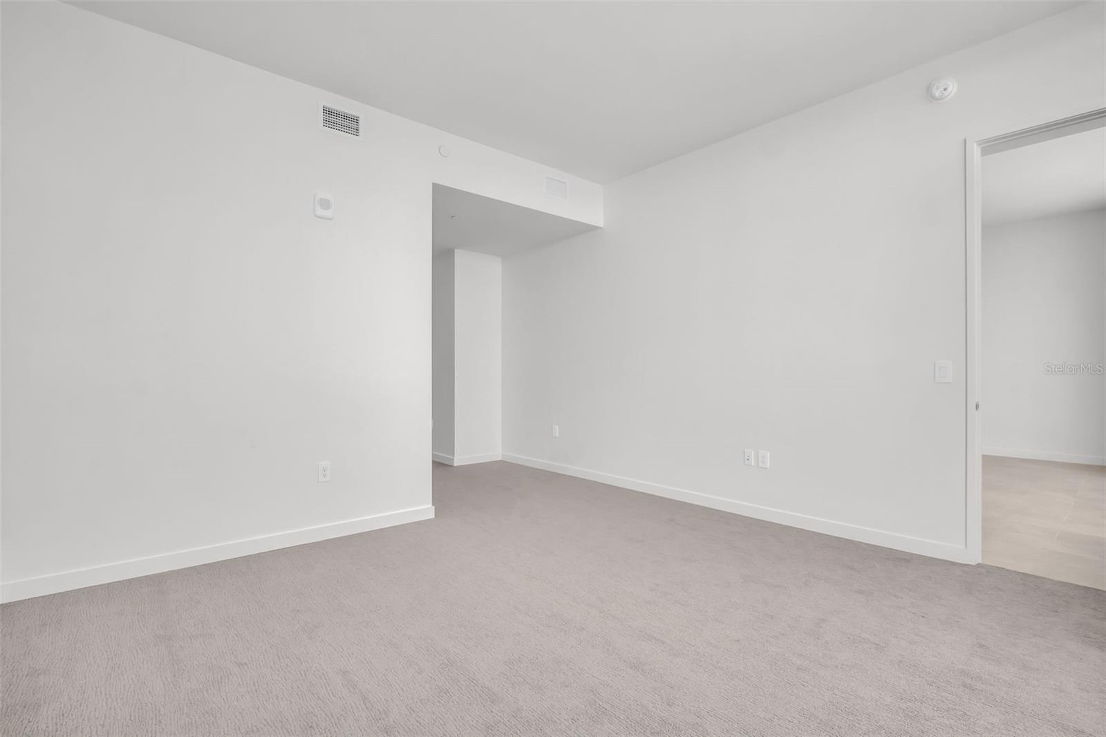 400 CENTRAL AVE #2605