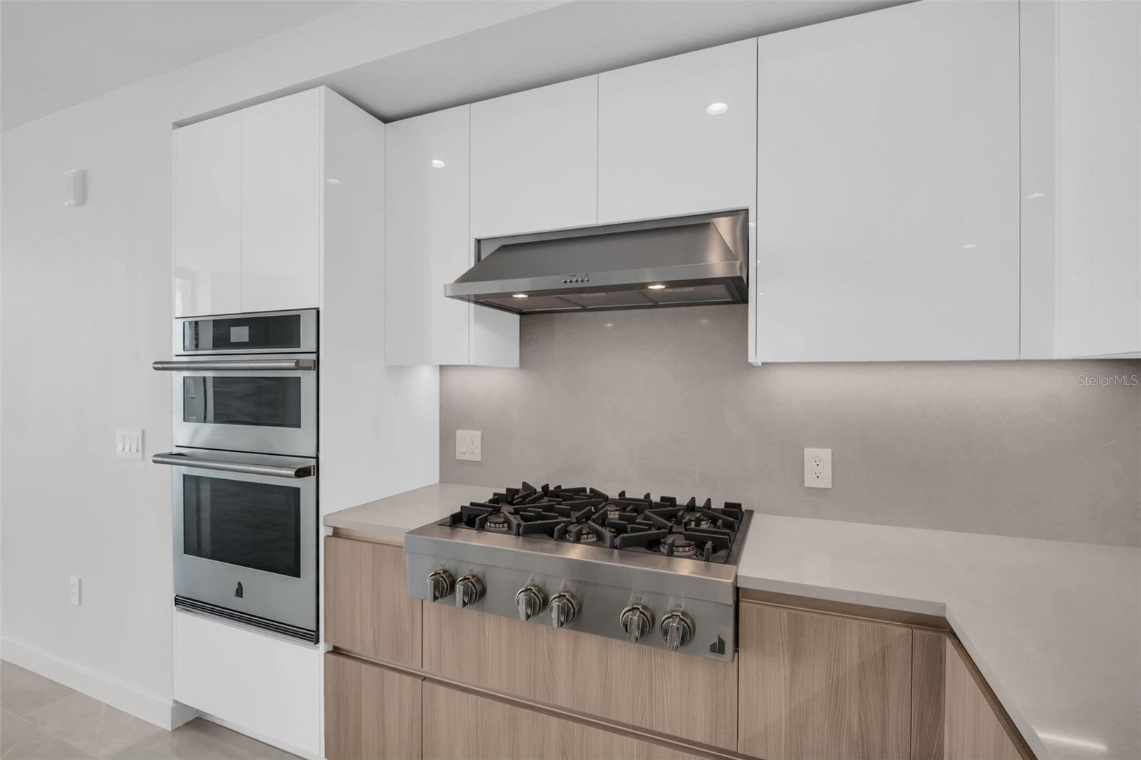 400 CENTRAL AVE #2605