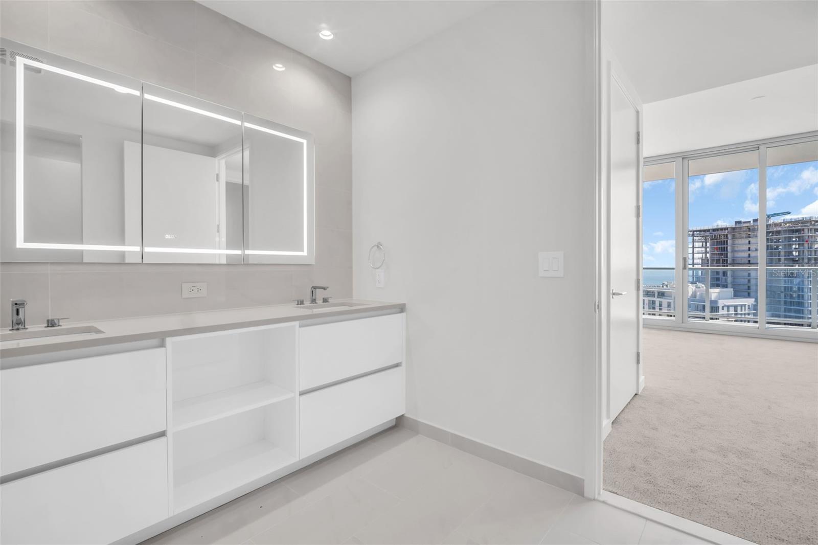 400 CENTRAL AVE #2605