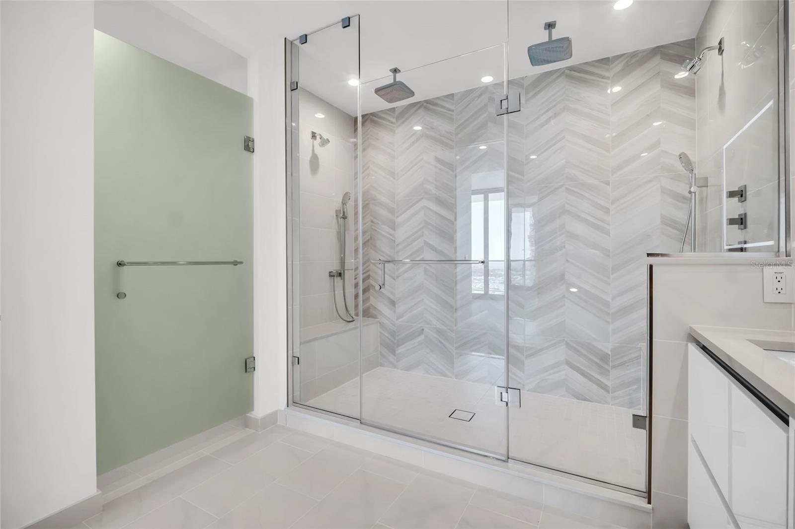 400 CENTRAL AVE #2605