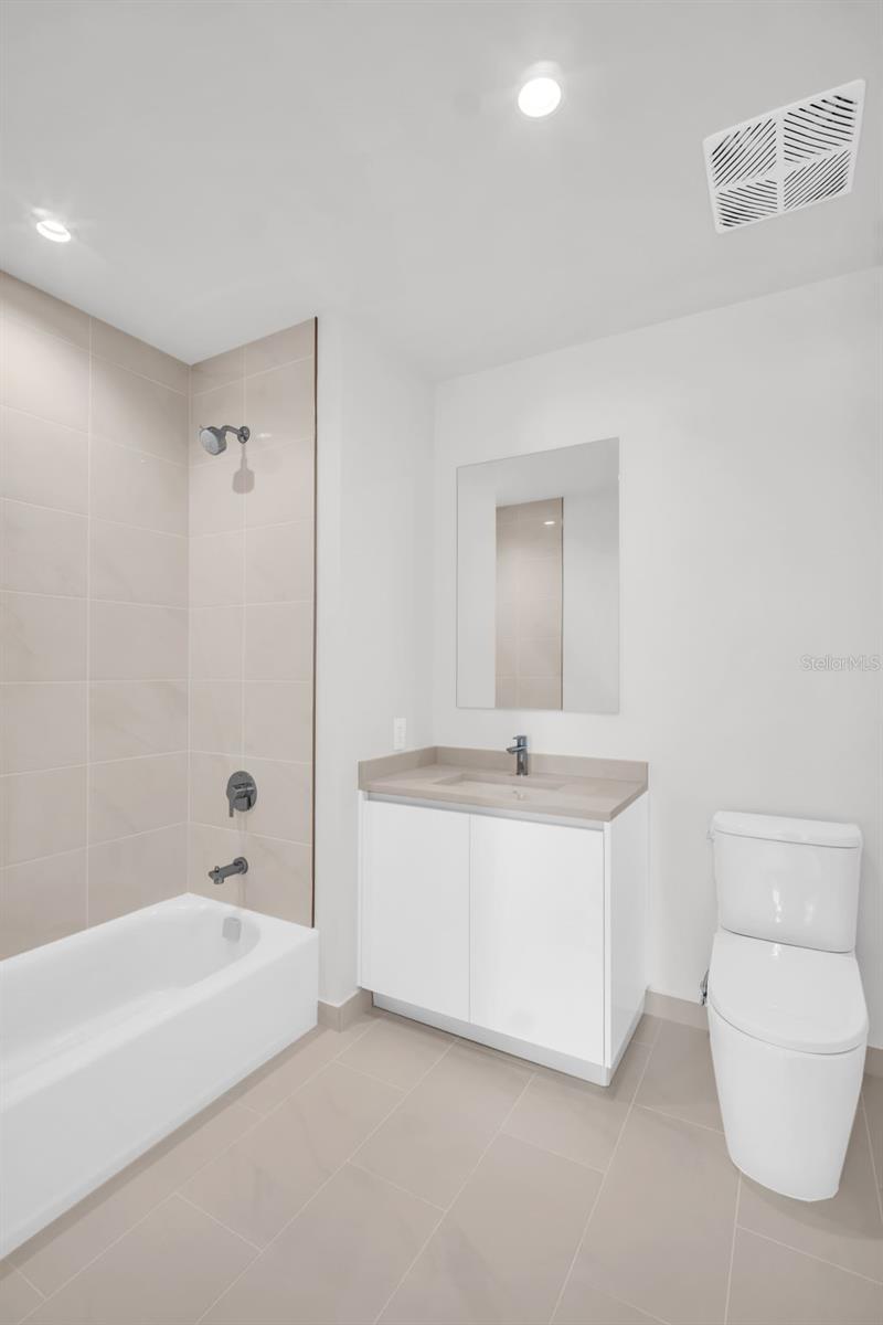 400 CENTRAL AVE #2605