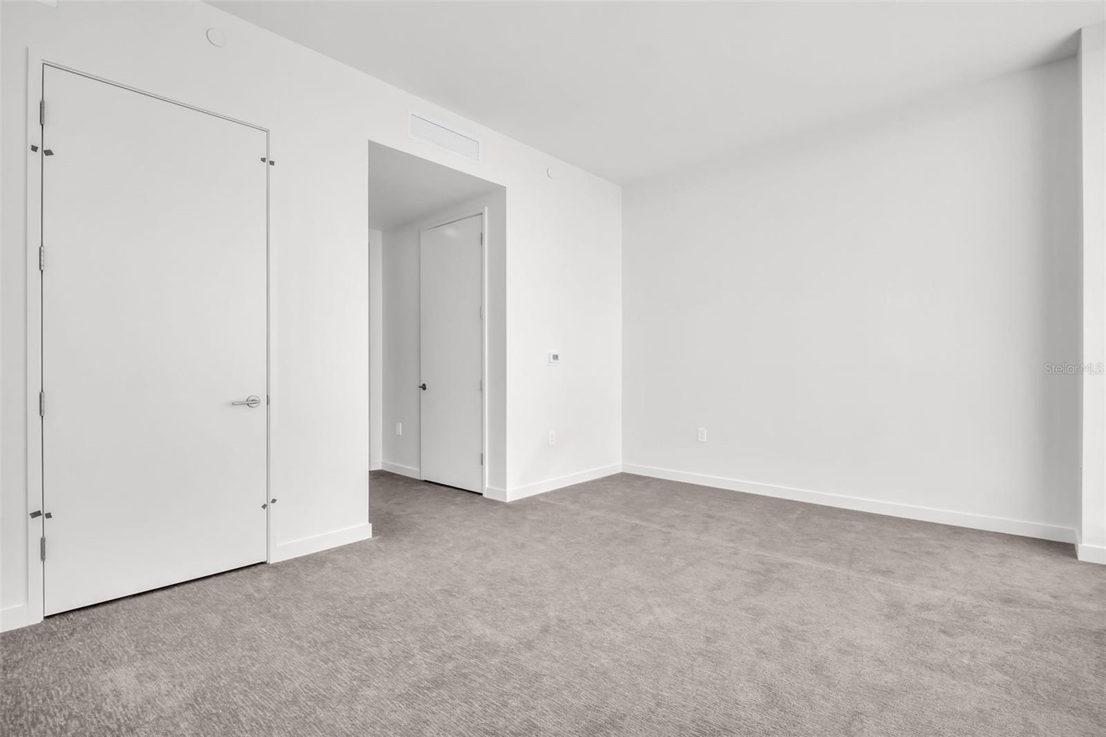 400 CENTRAL AVE #2605