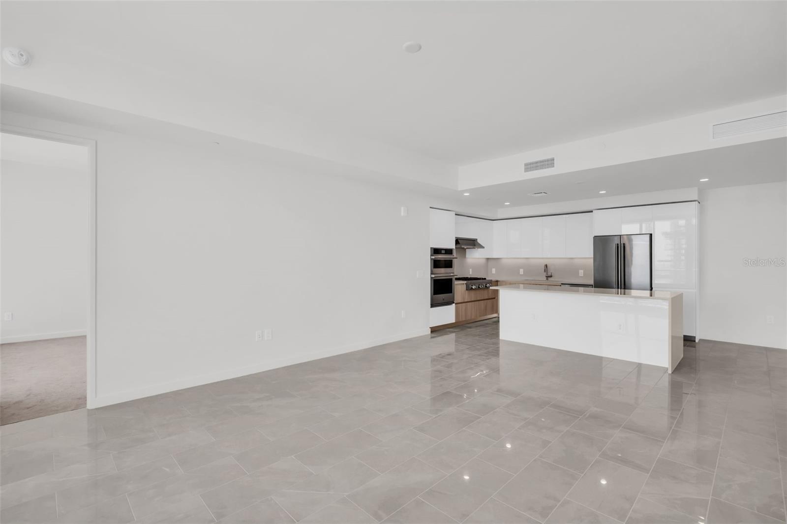 400 CENTRAL AVE #2605