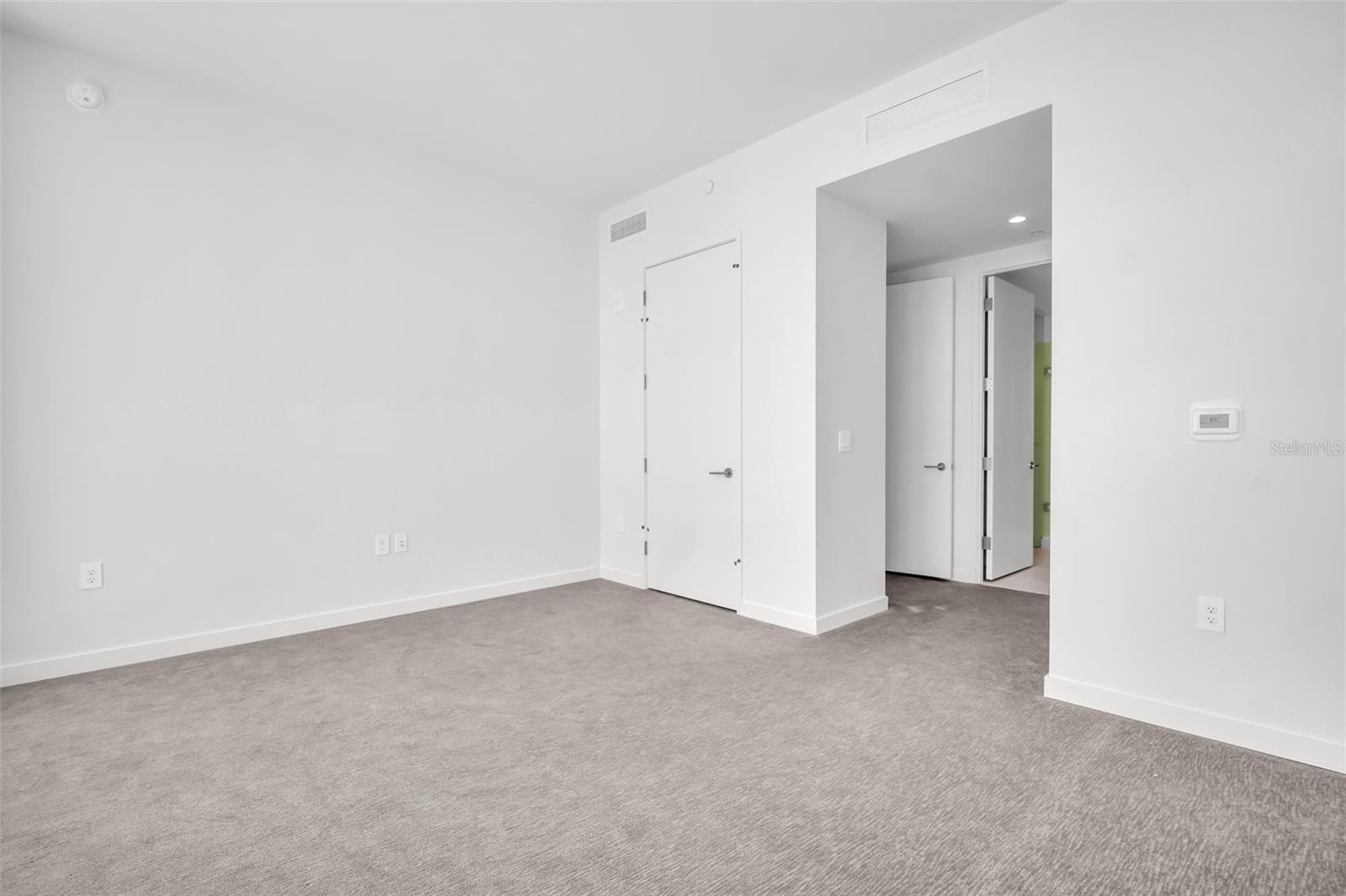 400 CENTRAL AVE #2605
