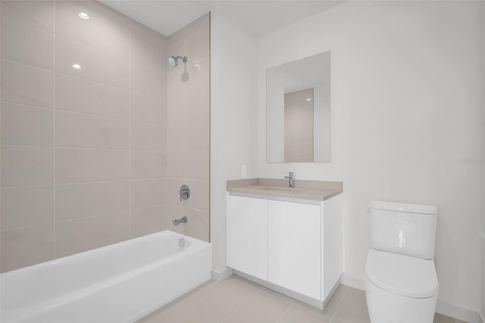 400 CENTRAL AVE #2605