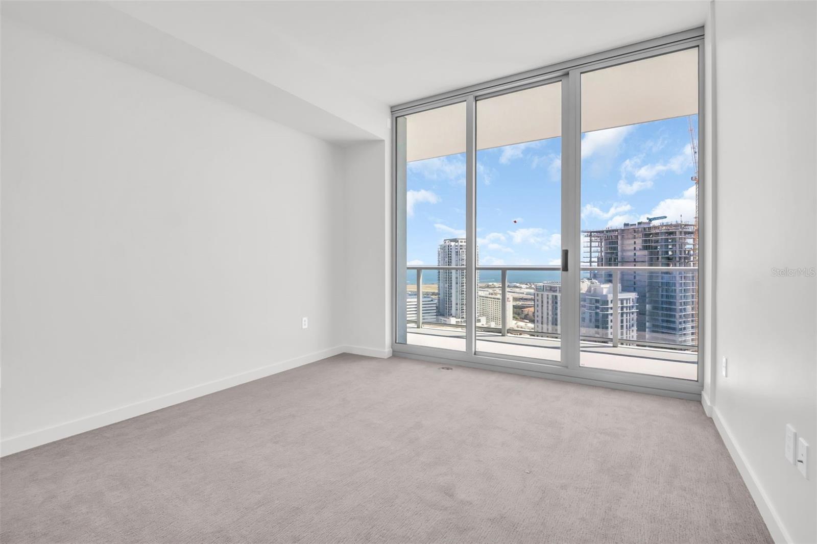 400 CENTRAL AVE #2605