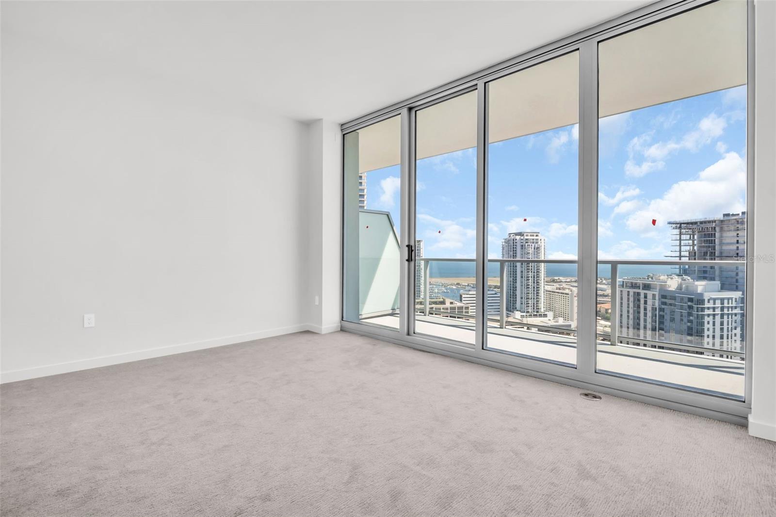400 CENTRAL AVE #2605