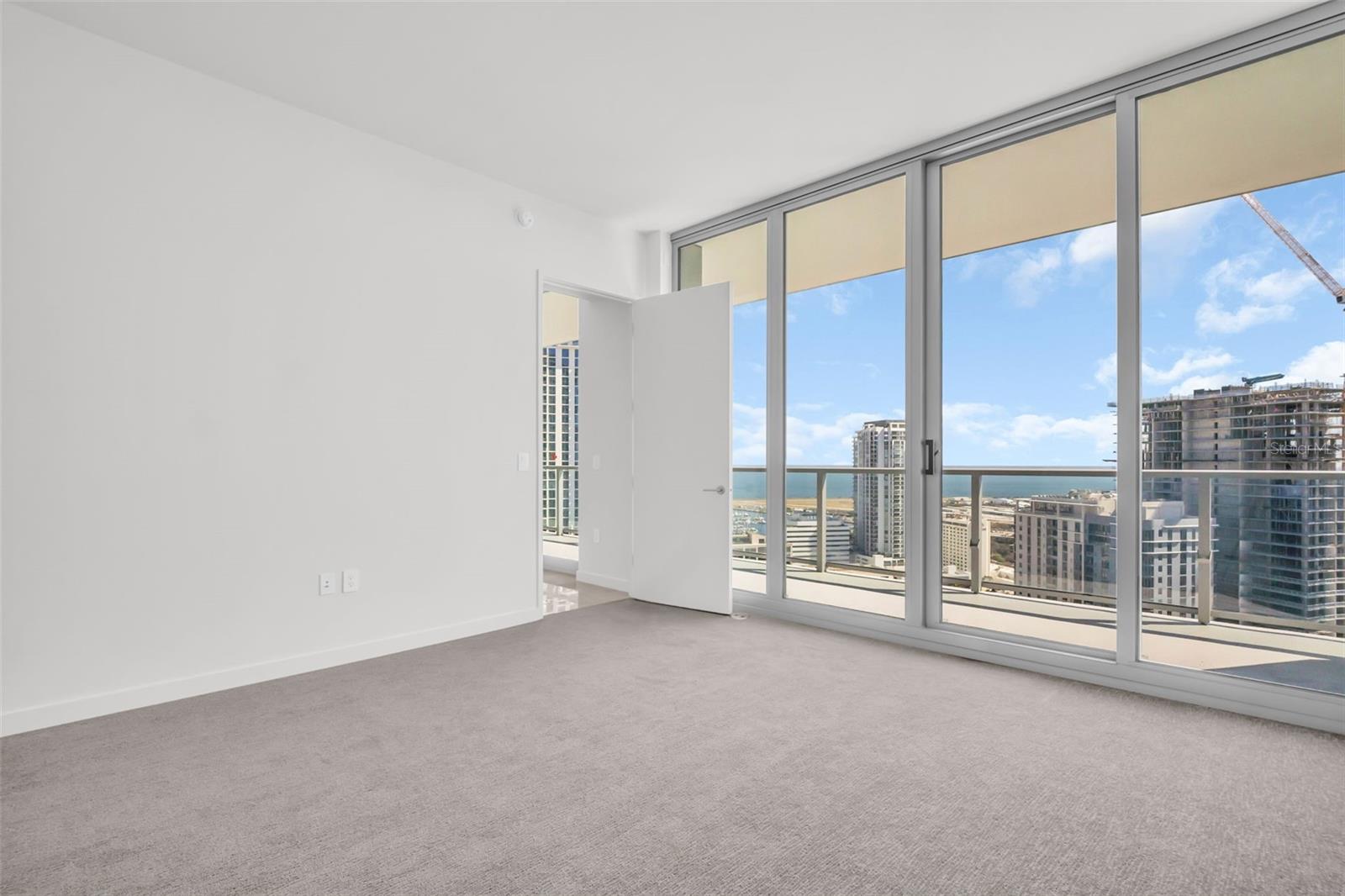 400 CENTRAL AVE #2605