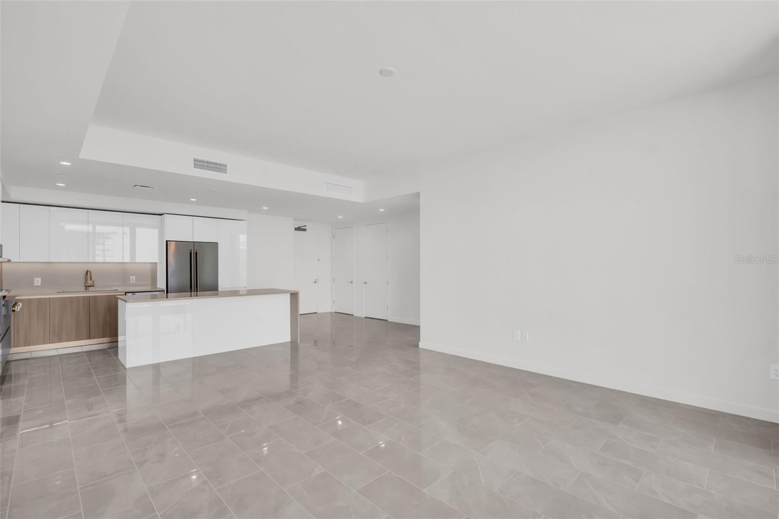 400 CENTRAL AVE #2605