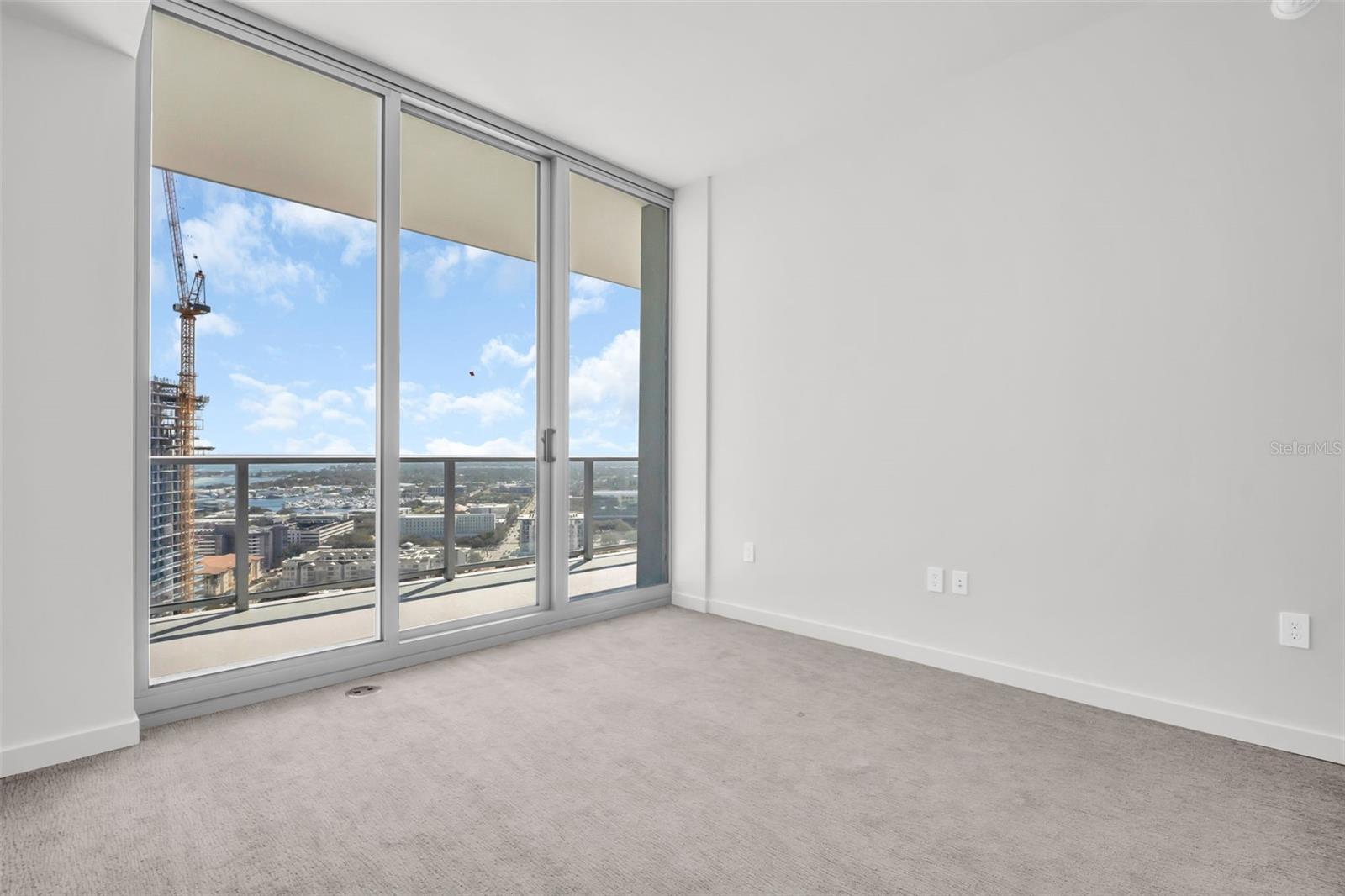 400 CENTRAL AVE #2605