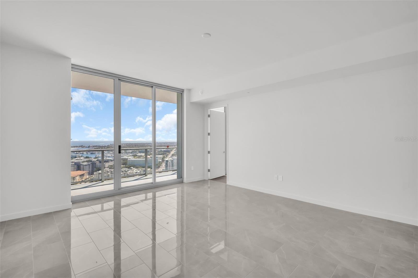 400 CENTRAL AVE #2605