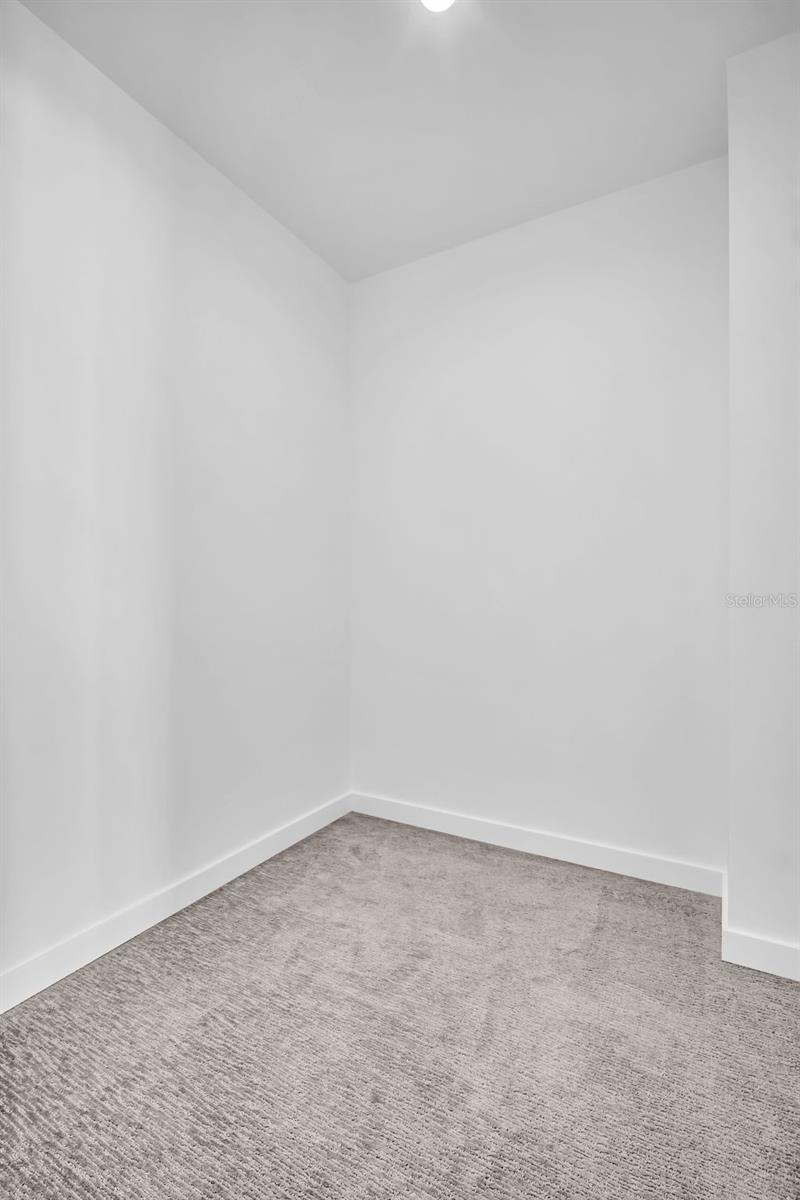 400 CENTRAL AVE #2605