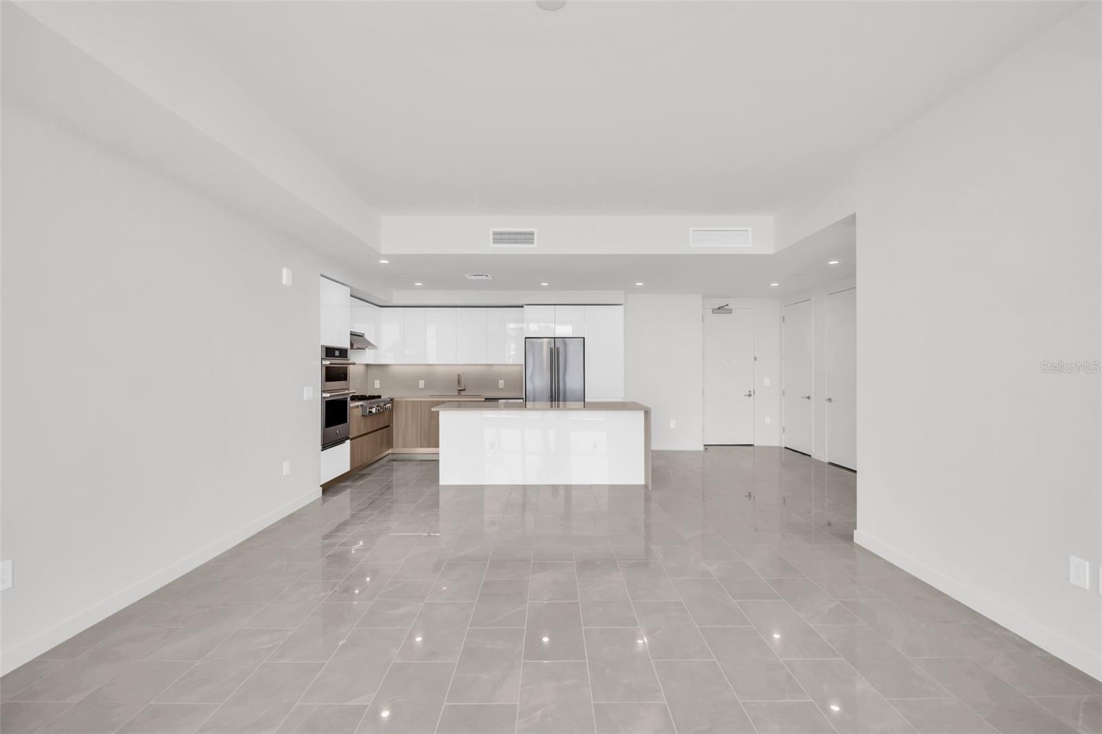 400 CENTRAL AVE #2605