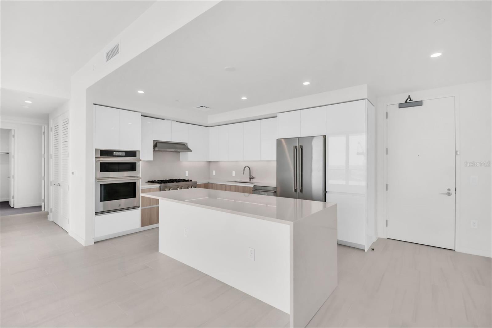400 CENTRAL AVE #3606