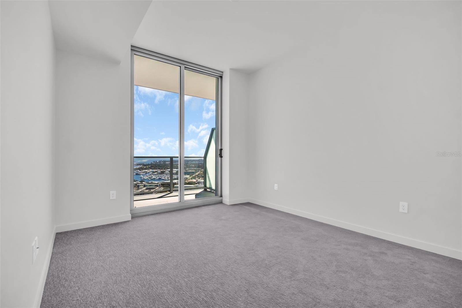 400 CENTRAL AVE #3606