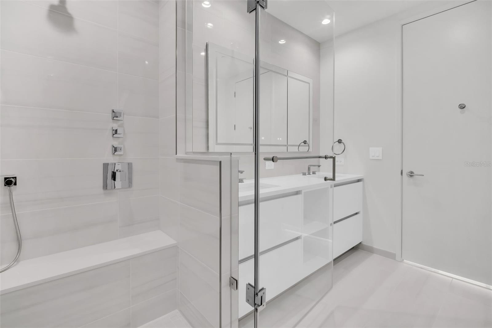 400 CENTRAL AVE #3606