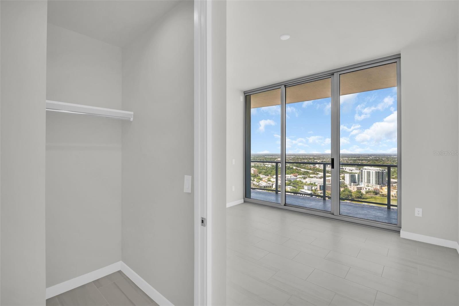 400 CENTRAL AVE #3401