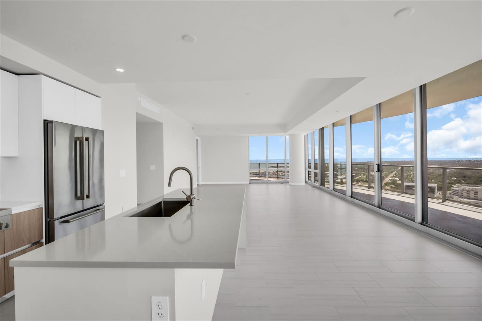 400 CENTRAL AVE #3401