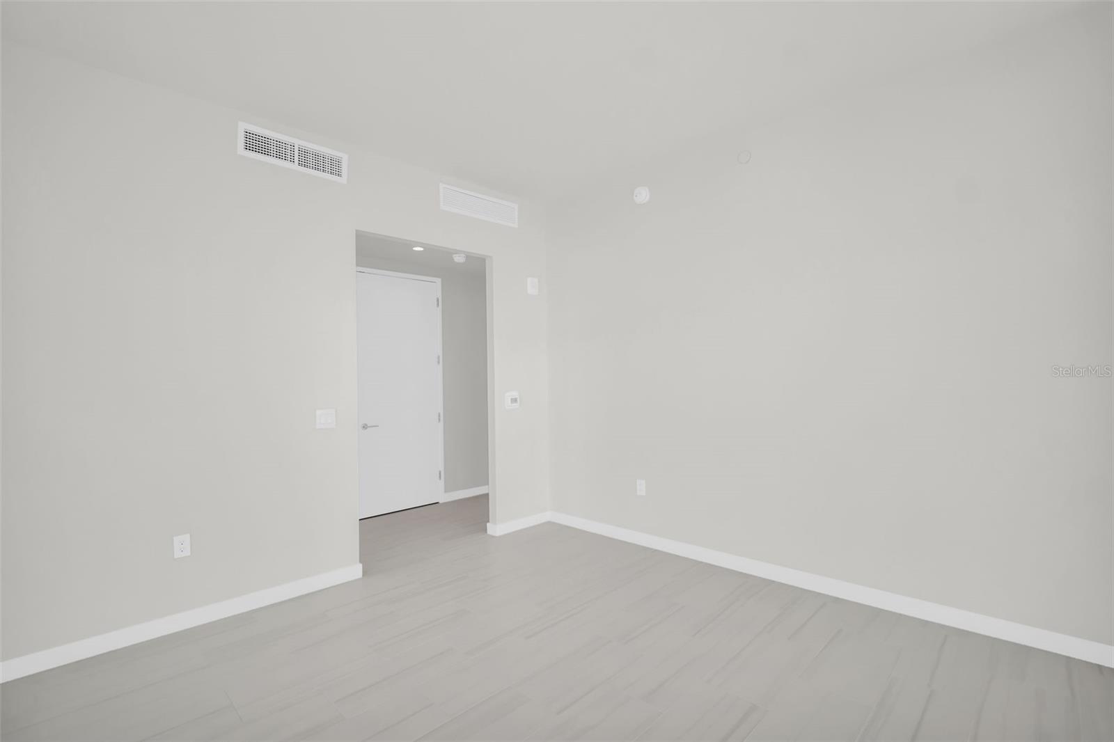 400 CENTRAL AVE #3401