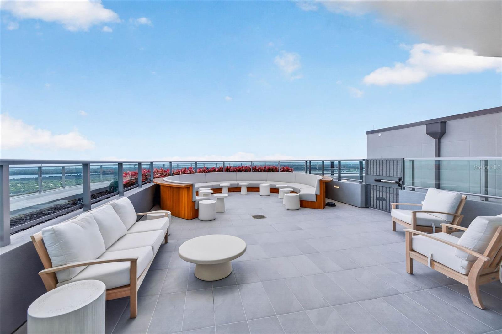 400 CENTRAL AVE #3401