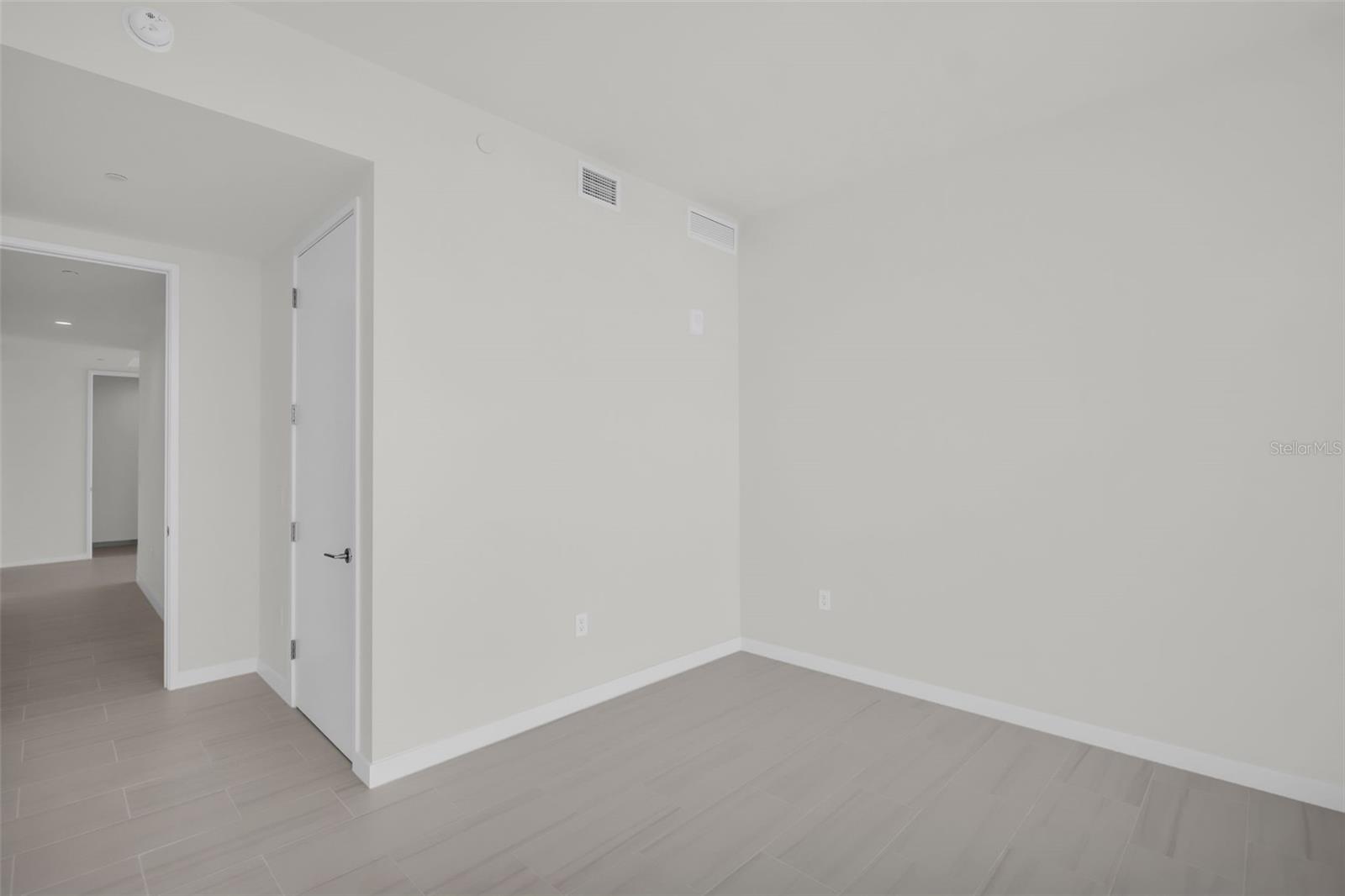 400 CENTRAL AVE #3401