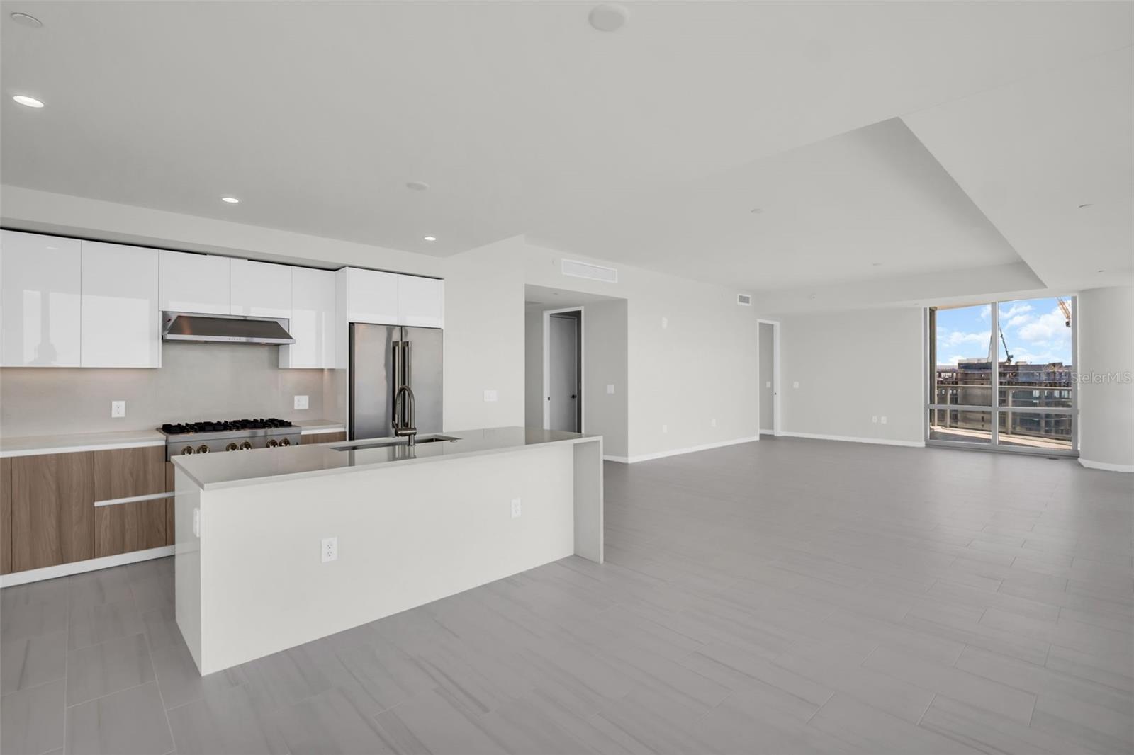 400 CENTRAL AVE #3401