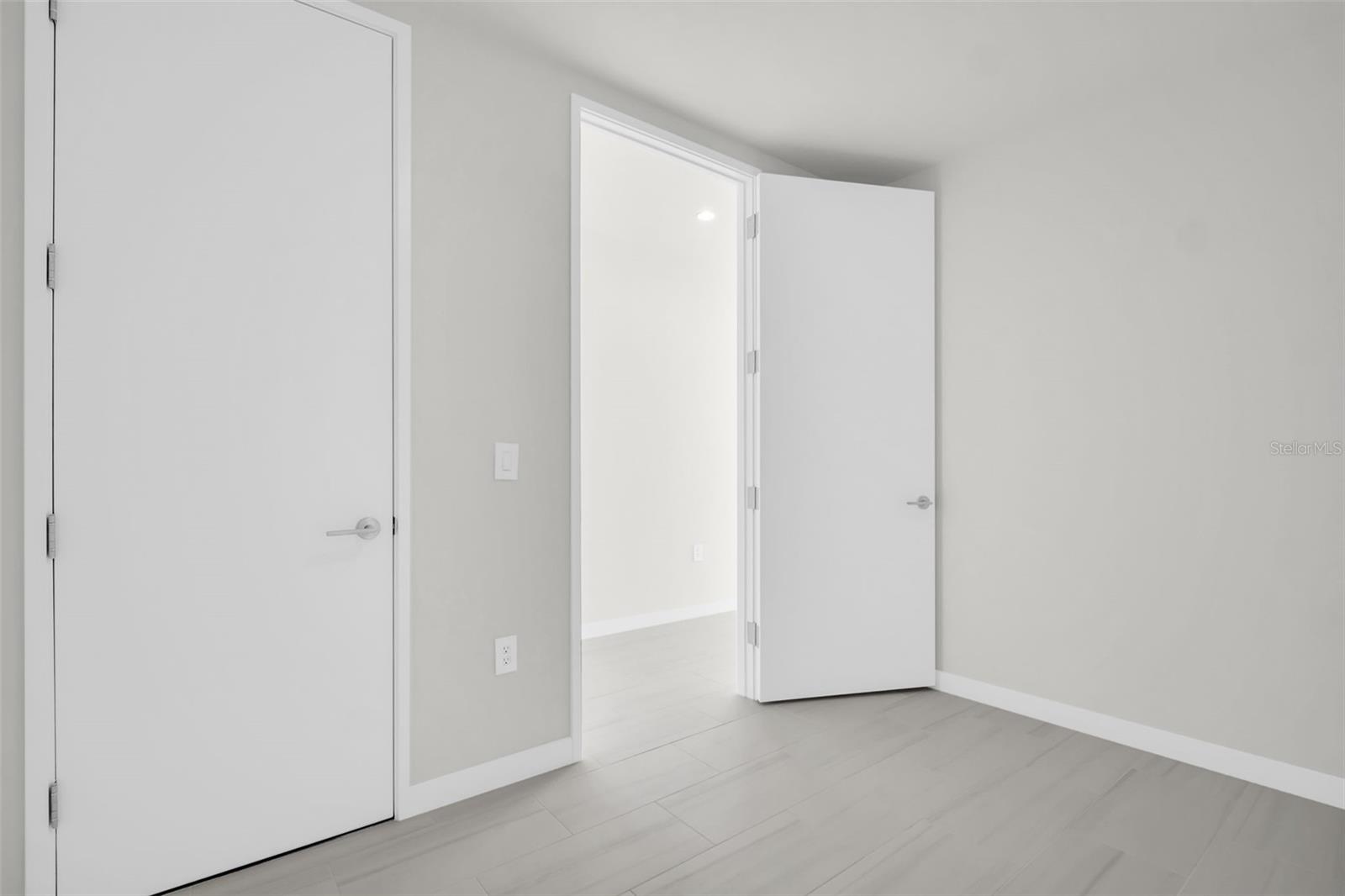 400 CENTRAL AVE #3401