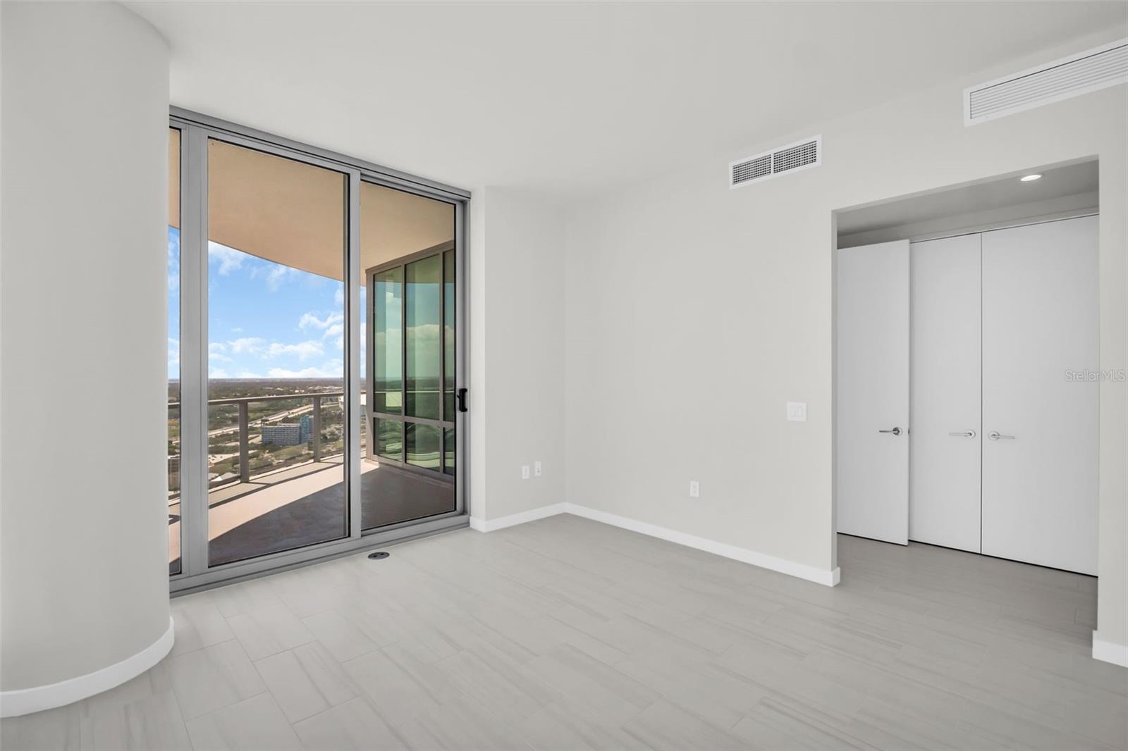 400 CENTRAL AVE #3401