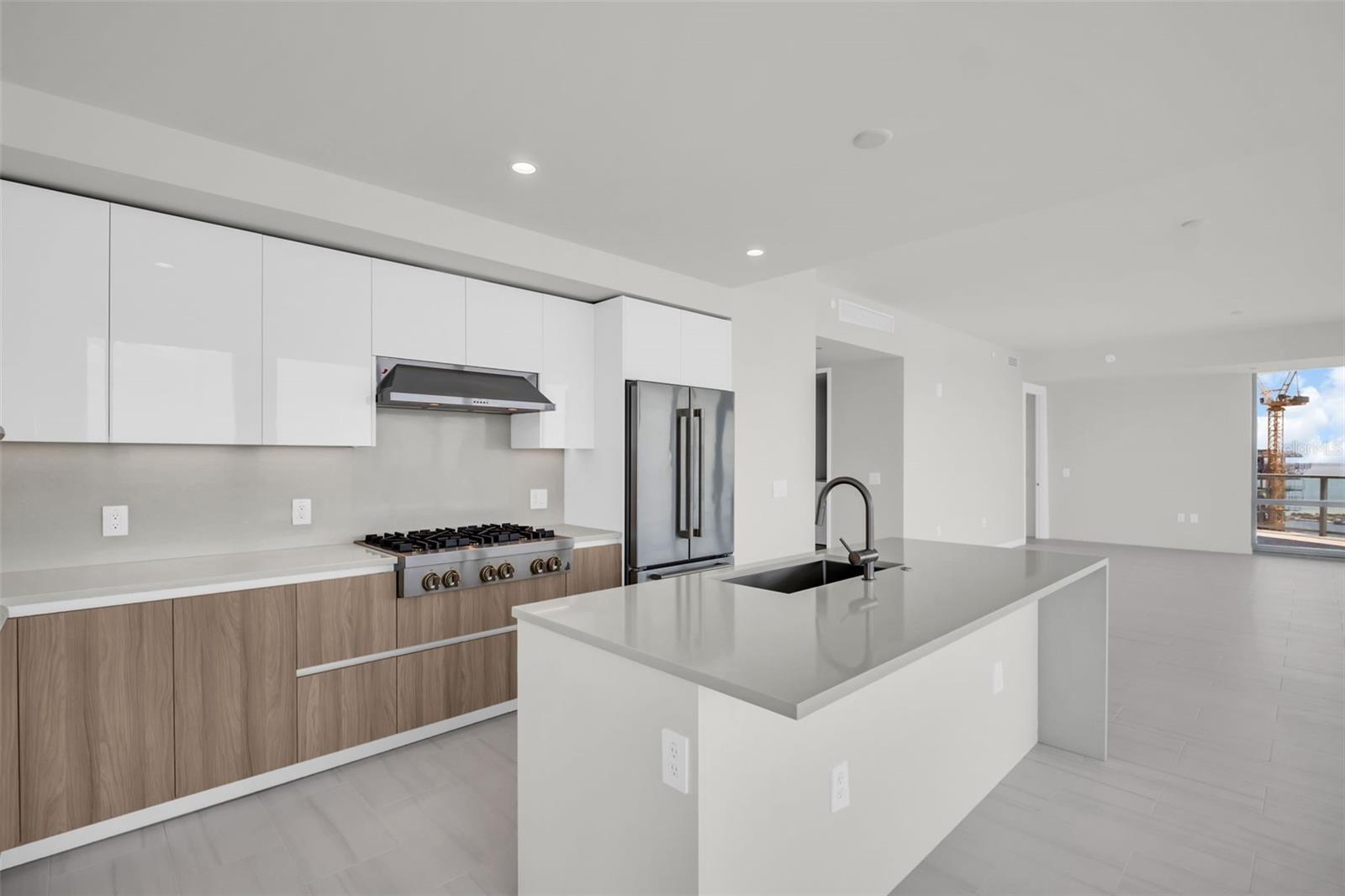 400 CENTRAL AVE #3401