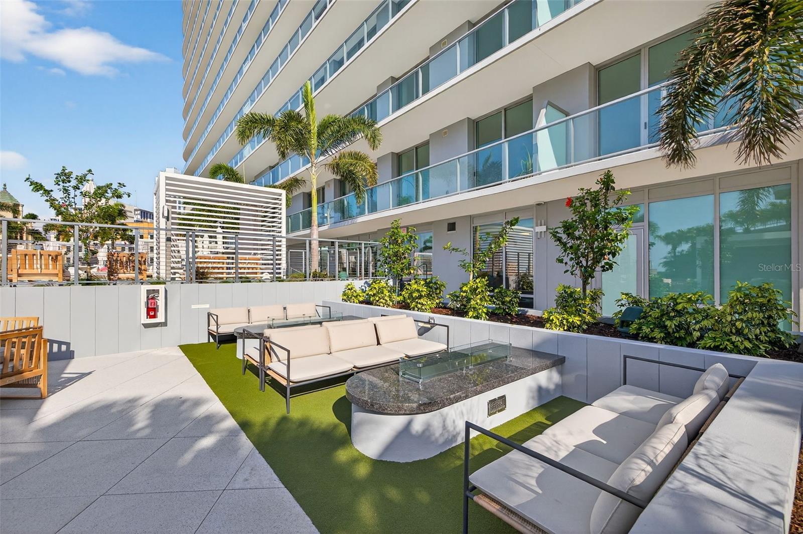 400 CENTRAL AVE #3401