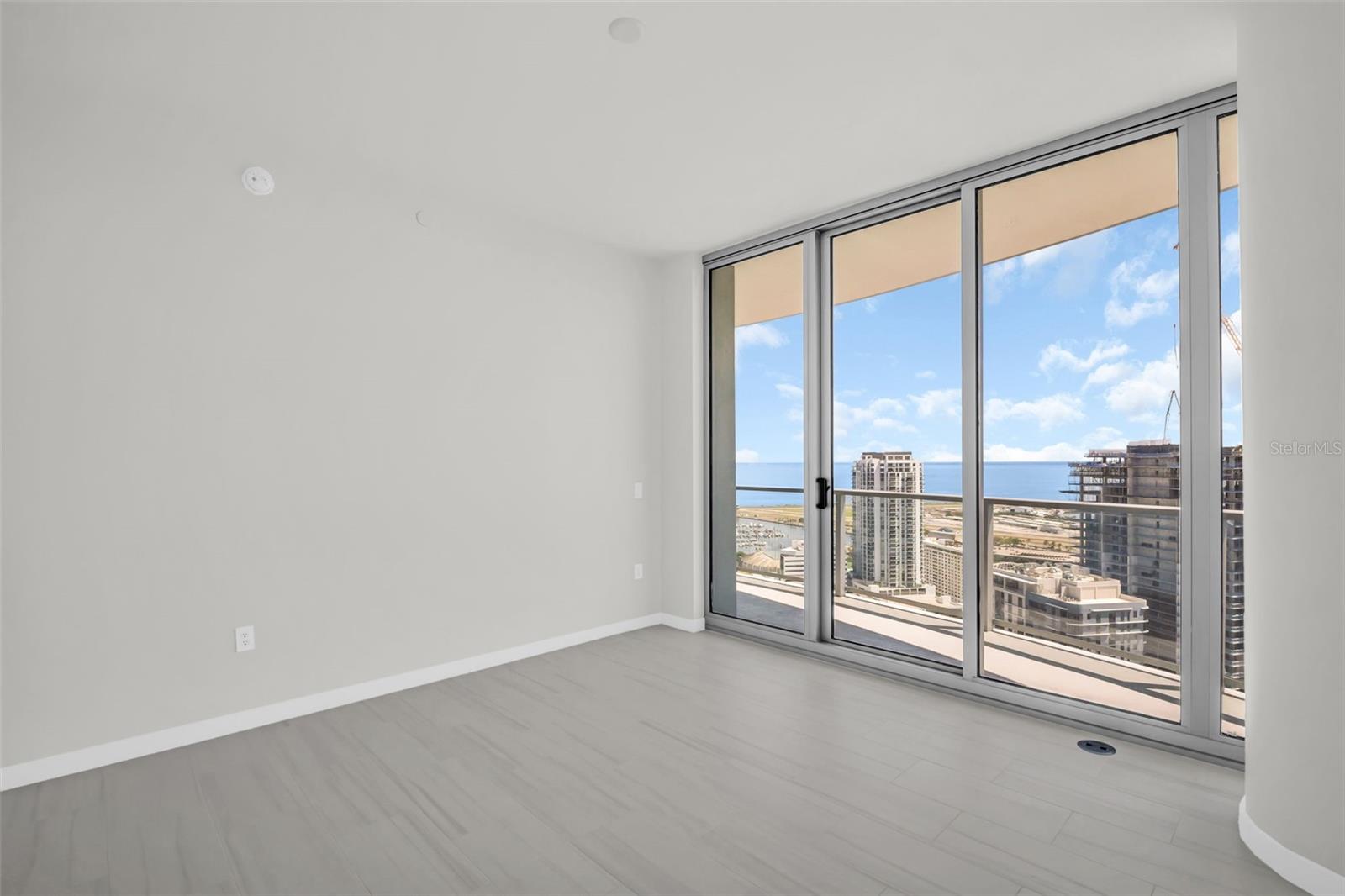 400 CENTRAL AVE #3401