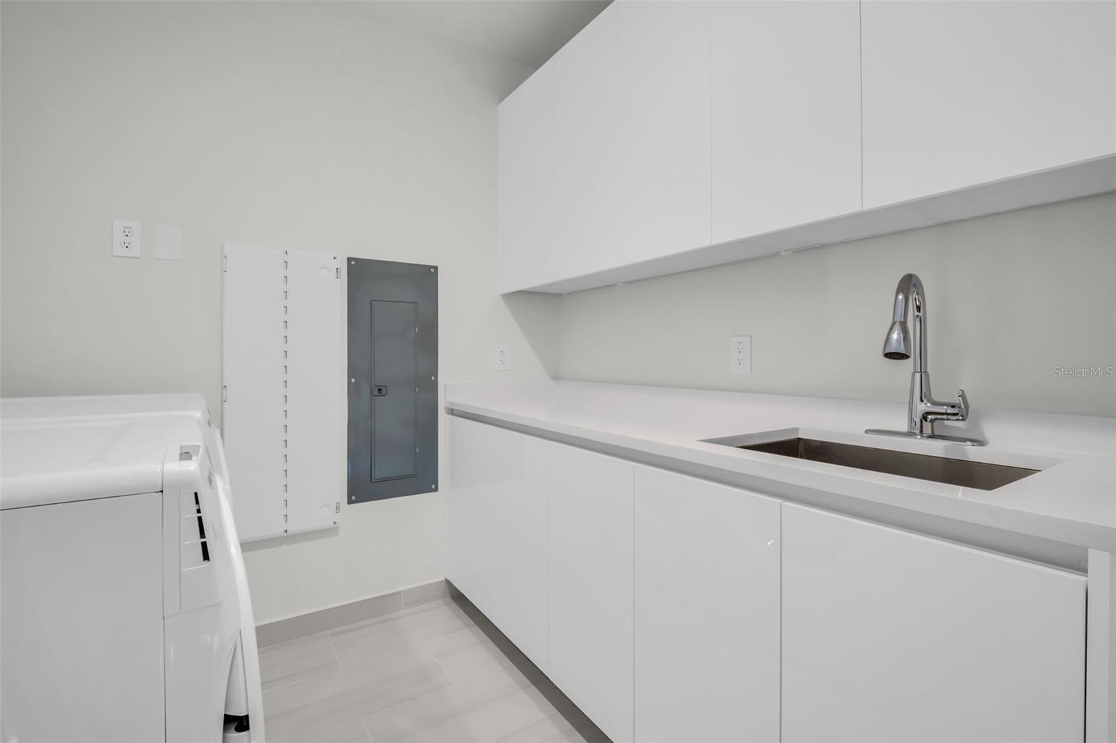 400 CENTRAL AVE #3401