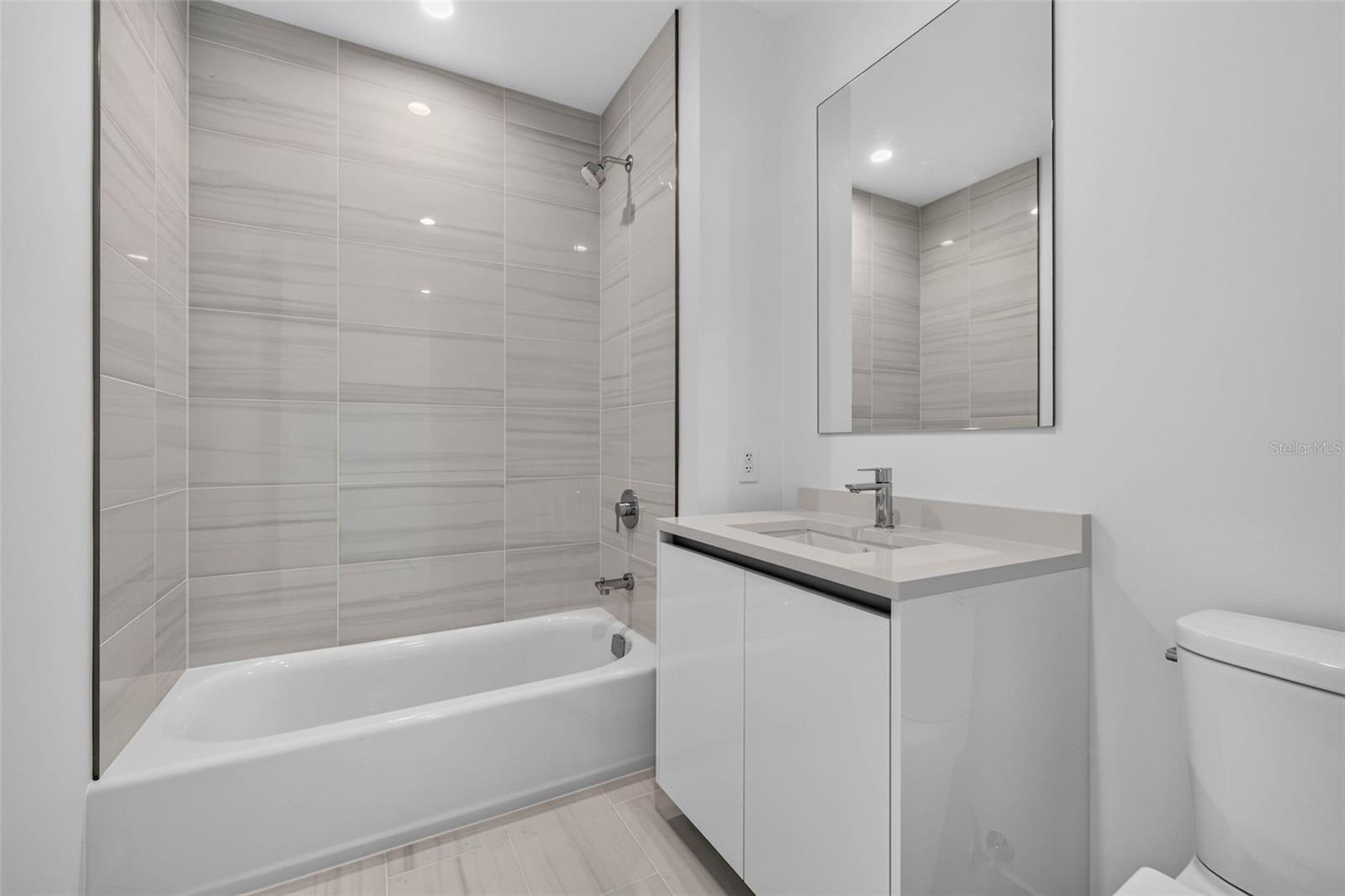 400 CENTRAL AVE #3401