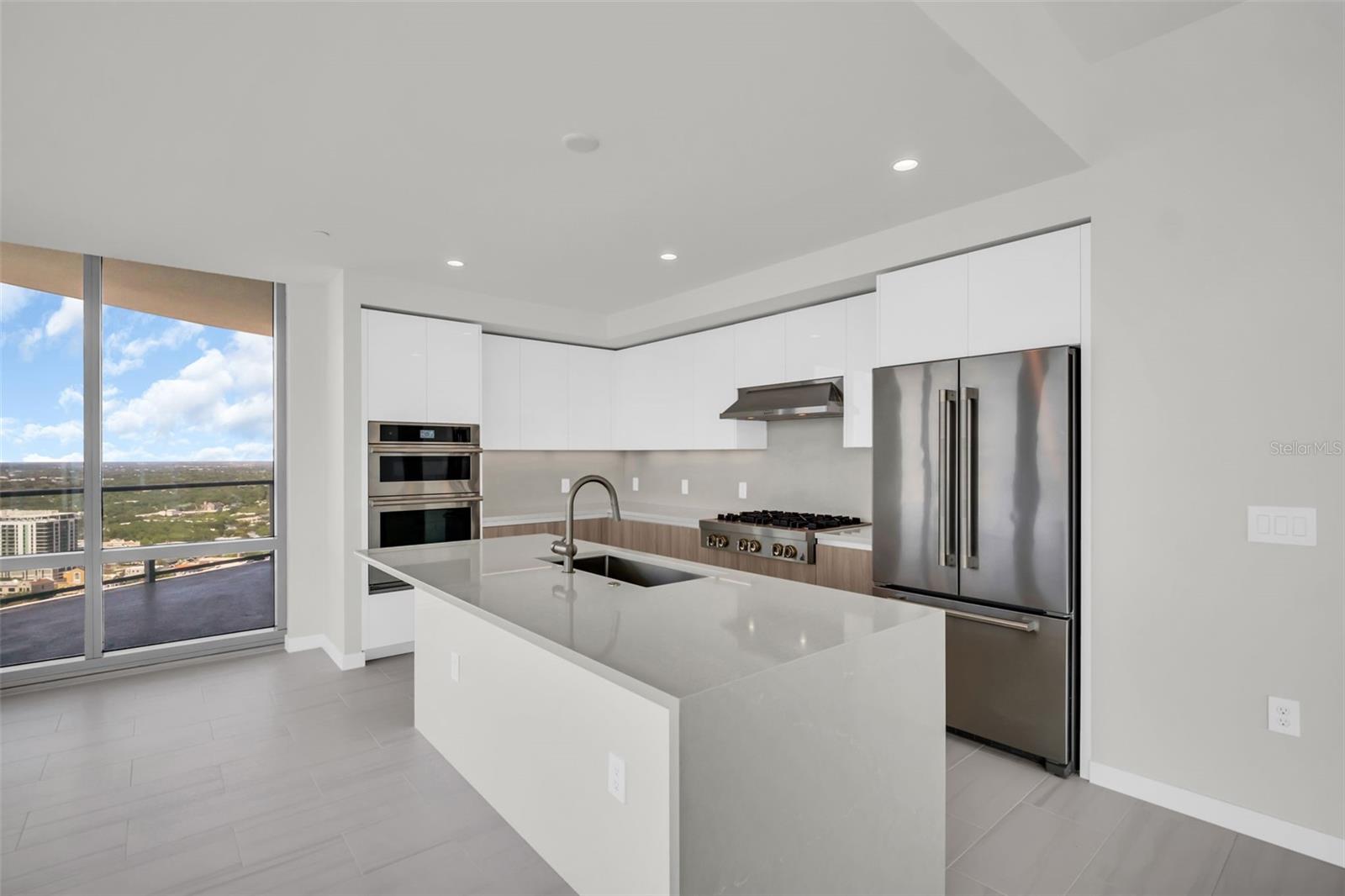 400 CENTRAL AVE #3401