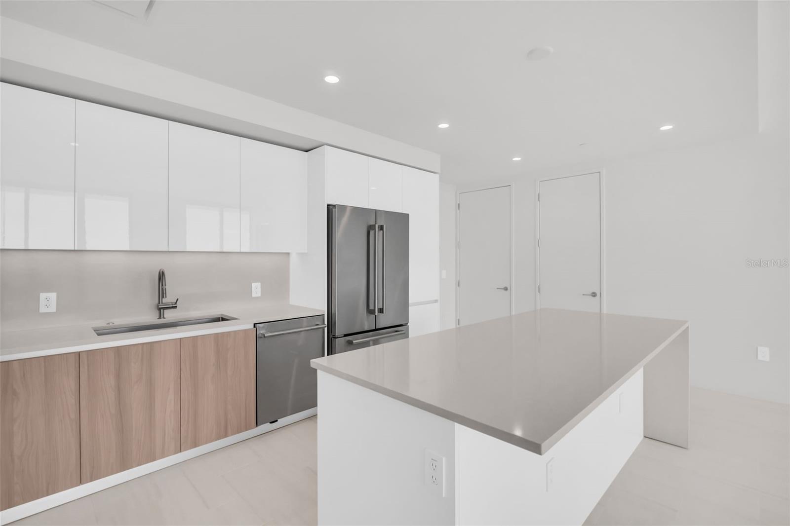 400 CENTRAL AVE #3606