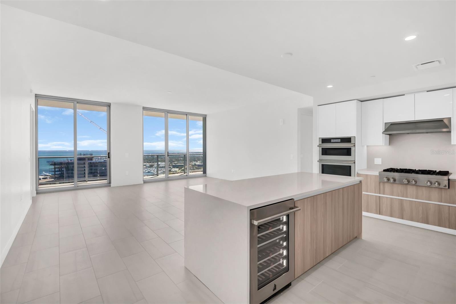 400 CENTRAL AVE #3606