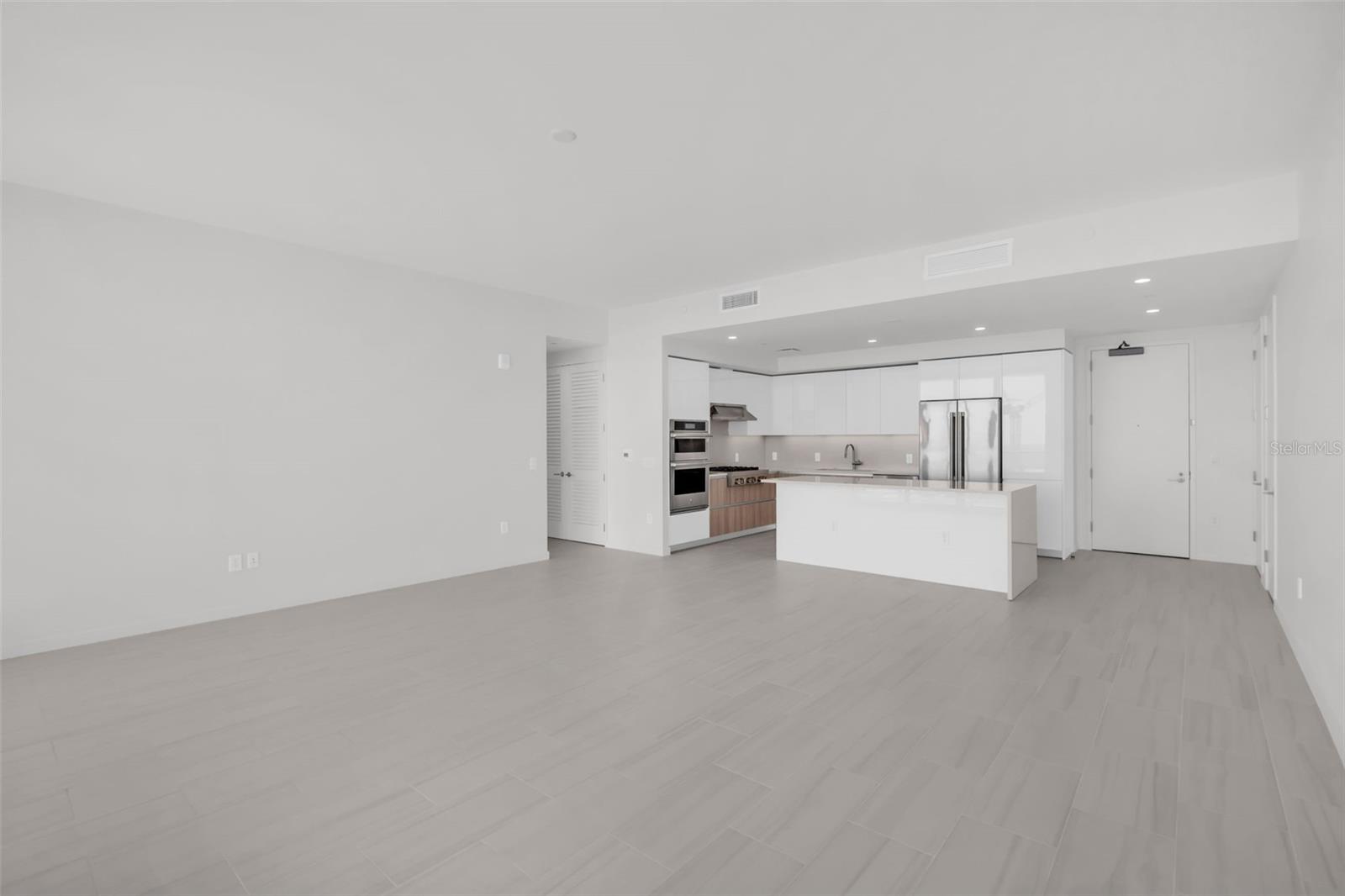 400 CENTRAL AVE #3606