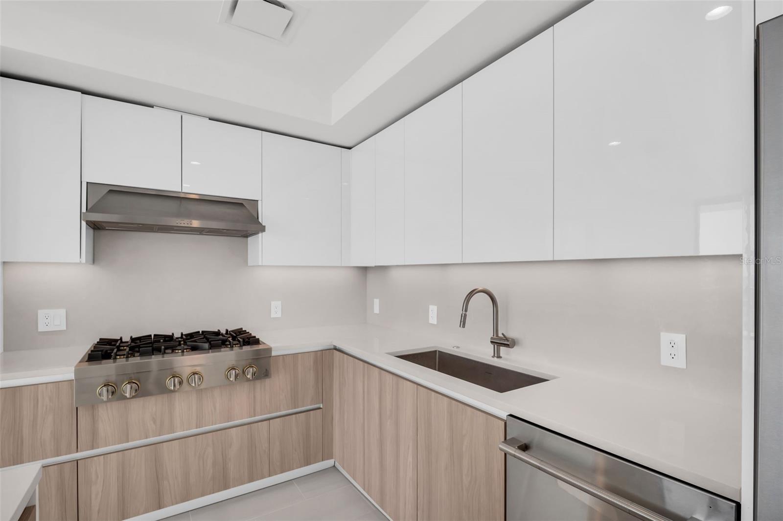 400 CENTRAL AVE #3606