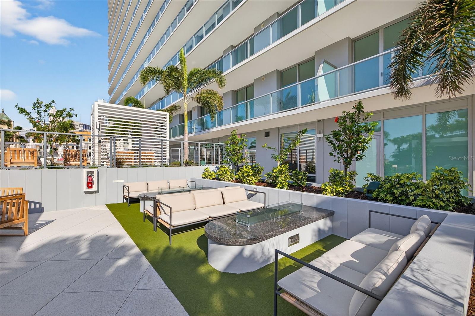 400 CENTRAL AVE #3706
